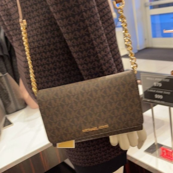 MICHAEL KORS Jet Set Travel Medium Phone Xbody Bag - Picture 15 of 16